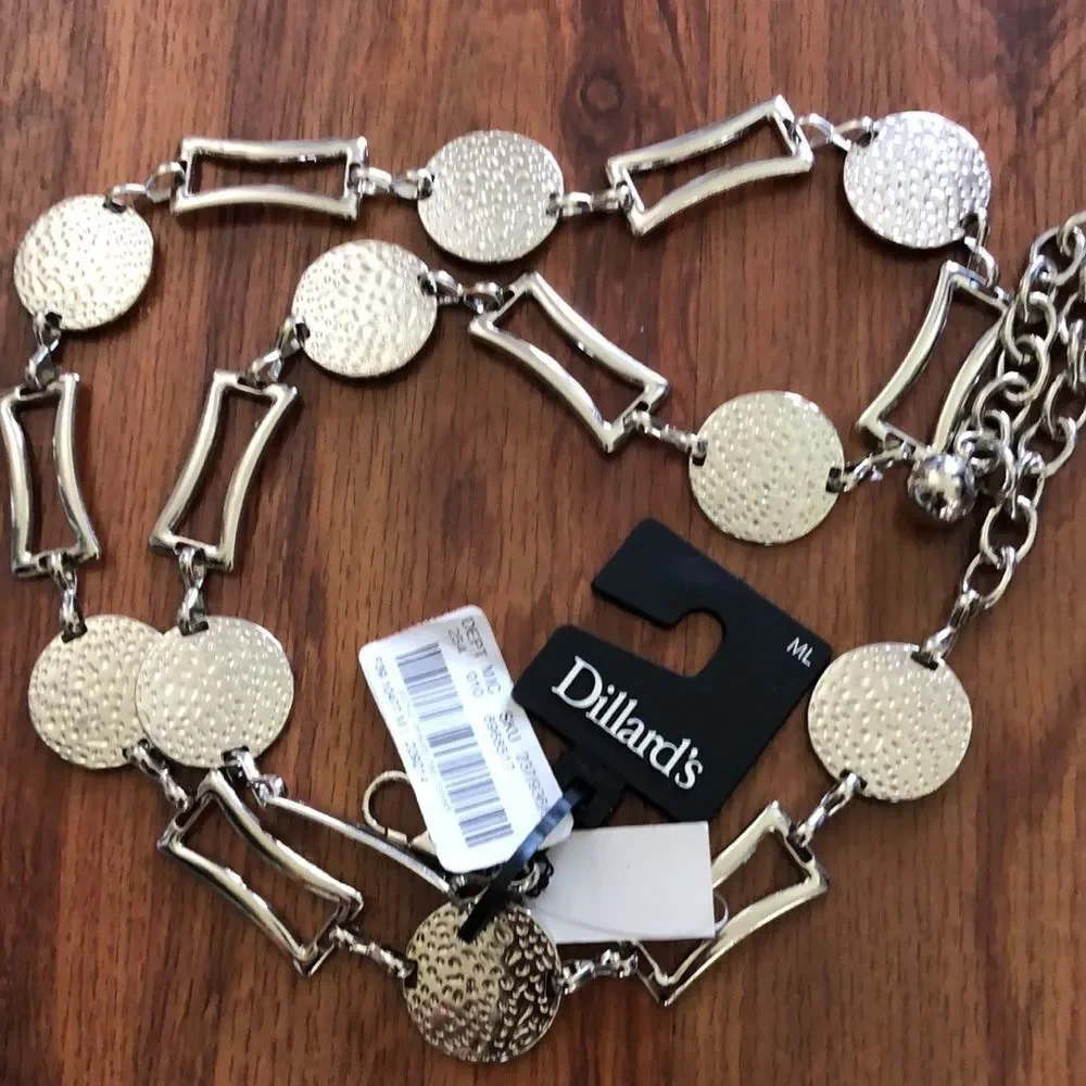NWT Fashion Focus Dillard’s Silver chain belt.